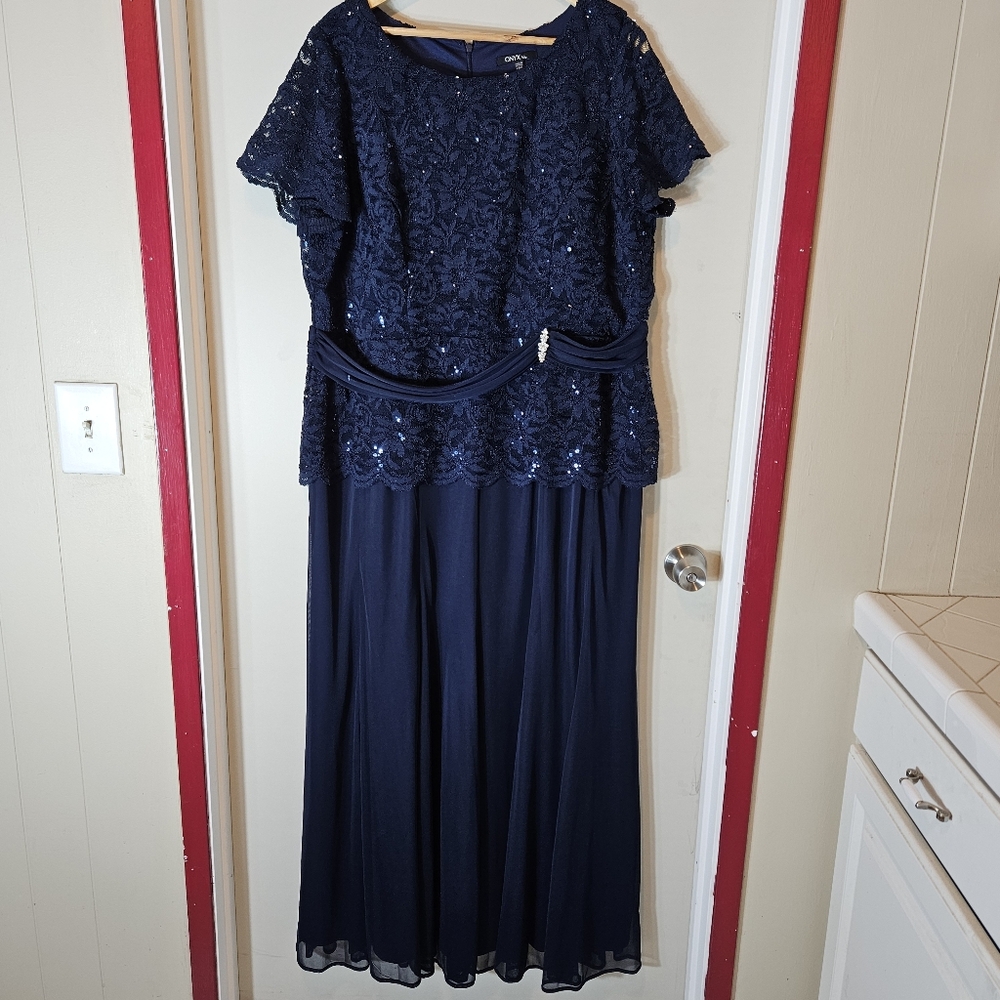 Onyx Nite Long Lace Mermaid Gown